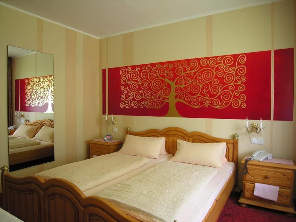 Studentenmuehle Hotel - Restaurant Nomborn Bagian luar foto